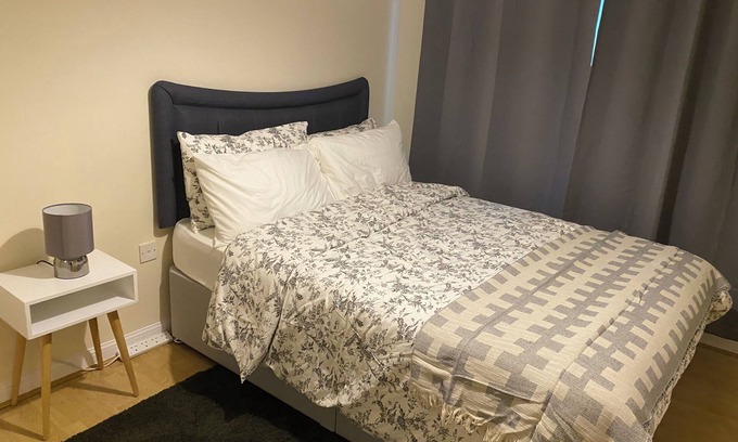 Thamesmead Apartamento | Impeccable 2-Bed Apartment in London