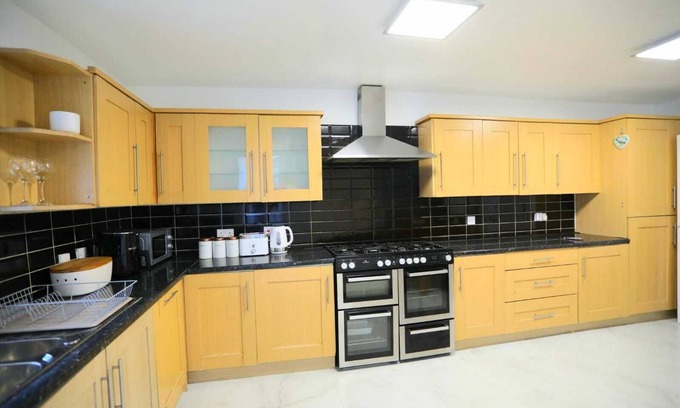 Plumstead Casa | Impeccable 3-bed House in Plumstead, London
