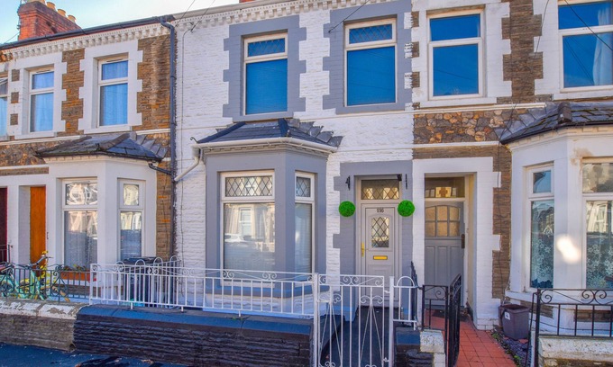 Plasnewydd Casa | Impeccable 4-bed Home Close to City Centre