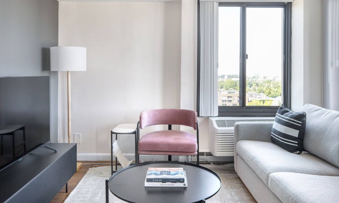 Mid-Cambridge Apartamento | Impeccable Central Square 1BR, by Blueground