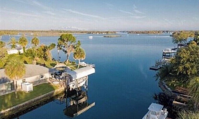 Crystal River Casa | IMPECCABLE KING'S BAY FRENTE AL MAR RETIRO - COMFORT & SERENITY SON ENCONTRADOS AQUÍ!