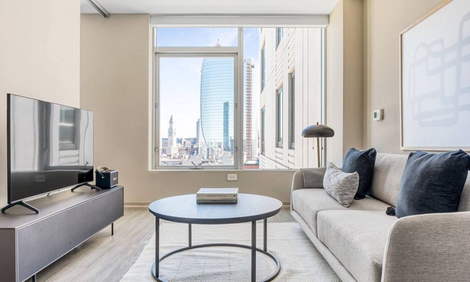 West End Apartamento | Impeccable North Station 1BR w/ Gym & W/D, near TD Garden, by Blueground