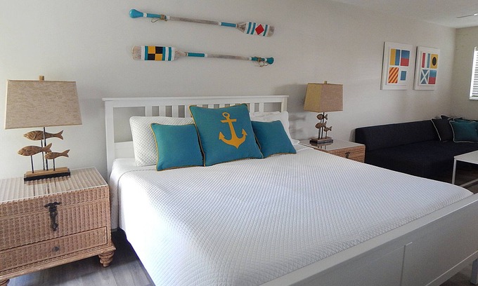 Key Colony Beach Apartamento | Impeccably Clean Key Colony Beach Condo Oceanfront Complex