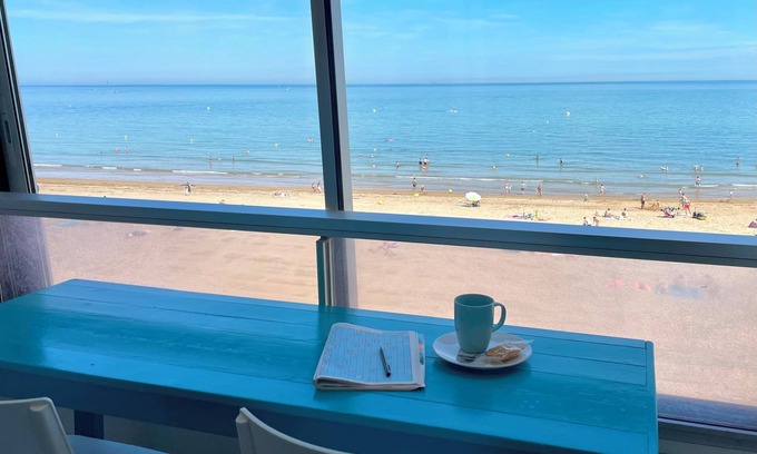 Courseulles-sur-Mer Apartamento | IMPRENSABLE SEA VIEW - 2 rooms Courseulles-sur-Mer 4 people