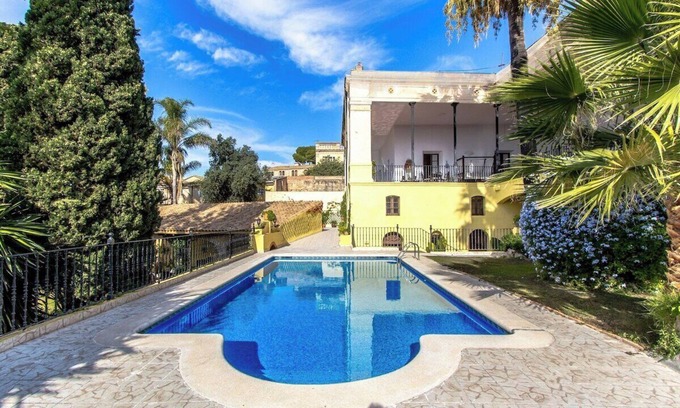 Banyeres del Penedés Villa | ¡Impresionante e idílica mansión para 39 pax max!