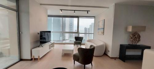 Tumba Vieja Apartamento | Impressive Ocean View Apartment - PH Quartier Del Mar