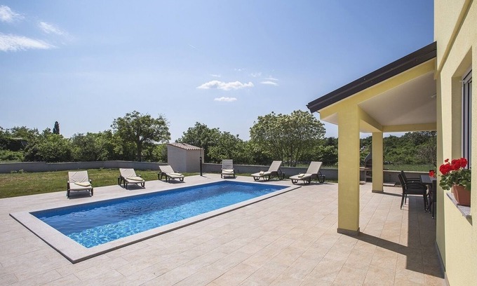Filipana Casa | Impresionante villa con piscina privada, parque infantil