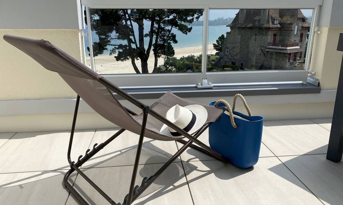 Saint-Cast-le-Guildo Apartamento | In a quiet residence, tastefully decorated apartment with sea view