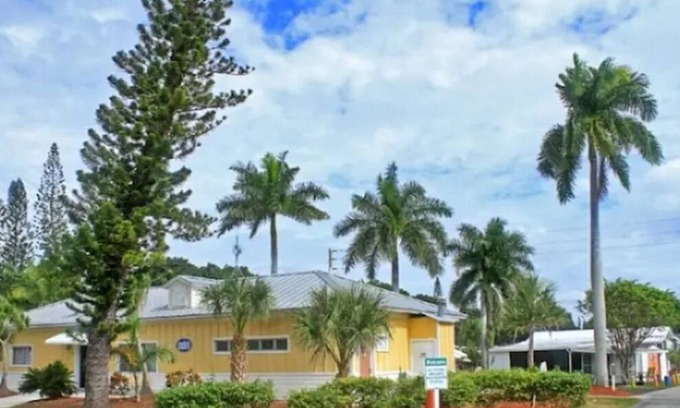 Iona Complejo | In a resort very close to the beach with heated pool hot tub