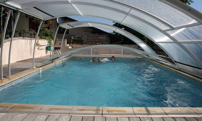 Villette-sur-Ain Apartamento | En el corazón de Rhône-Alpes, apartamento con piscina climatizada a mediados de temporada.