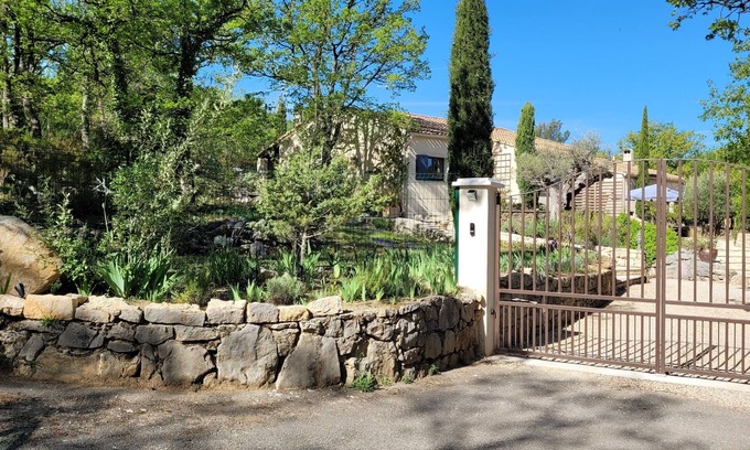 Mons Casa | EN LA NATURALEZA, HERMOSA CASA DE PROVENCE CON PISCINA
