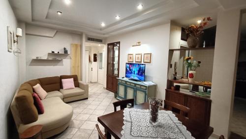 Zona XIX Casal Morena Apartamento | In Rome in an elegant apartment for 4 people, Deluxe with Jacuzzi