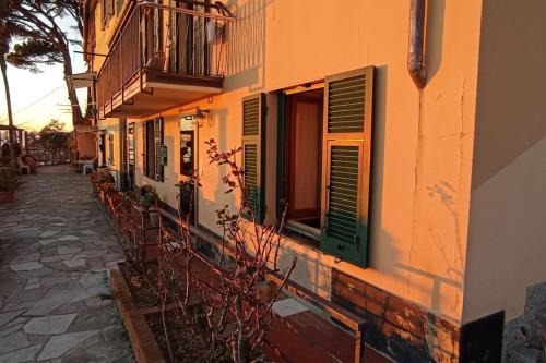 Poggio Favaro-San Bernardo Apartamento | In Sciâ Costa