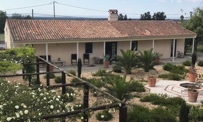 Aldeia de Irmaos Casa | En el parque natural de Arrábida, excepcional ubicación a 8 km del mar.