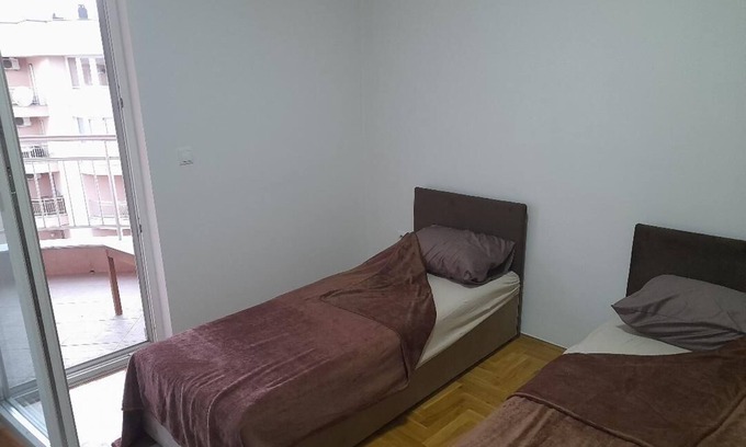 Ilidza Apartamento | in the city center near the historic vacation spots of 5 people.