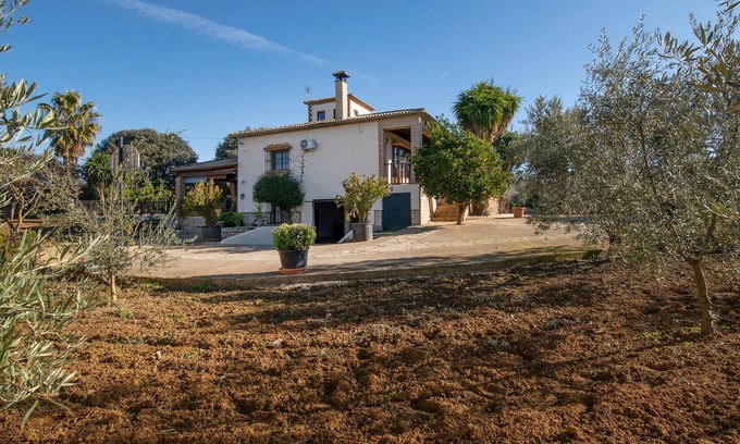 Setenil de las Bodegas Casa | In the heart of Andalusia, this spacious finca with swimming pool welcomes you in a quiet landscape.