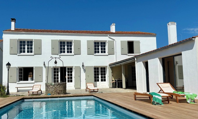 Saint-Pierre-d'Oleron Casa | In the heart of town and 5 minutes from the beaches, Charentaise house