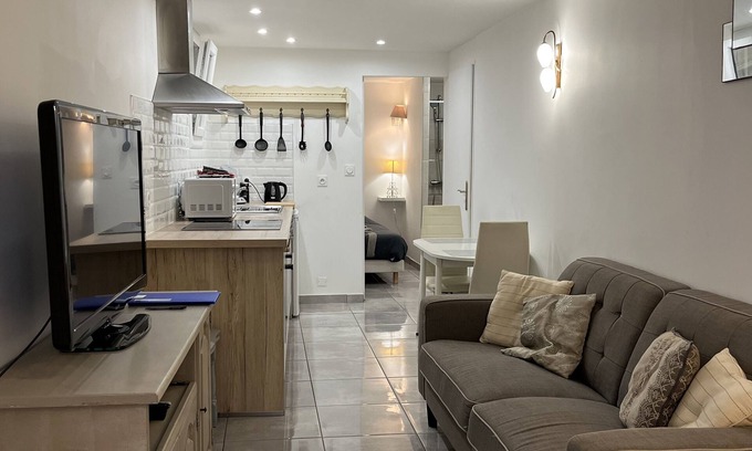 Maureillas-Las-Illas Apartamento | In the heart of the city, modern apartment close to all amenities