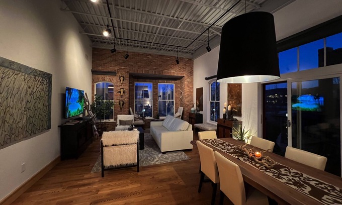 Eagle Condominio | In the heart of Eagle Ranch Village.