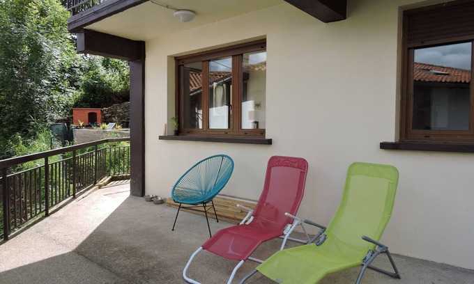 Vera de Bidasoa Apartamento | En el corazón del bonito pueblo de Bera en Navarra, en el camino hacia el paso Ibardin