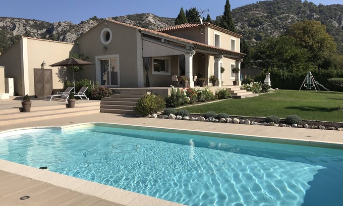 Cheval-Blanc Villa | En el corazón del luberon, villa de carácter con piscina.