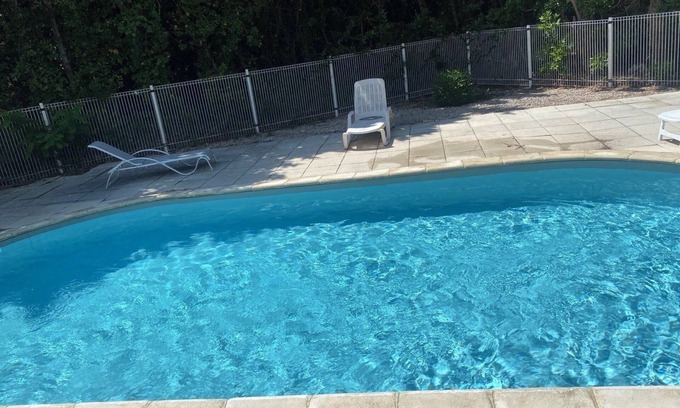 Paradou Apartamento | In the heart of the Alpilles - Apartment with swimming pool in a quiet private estate