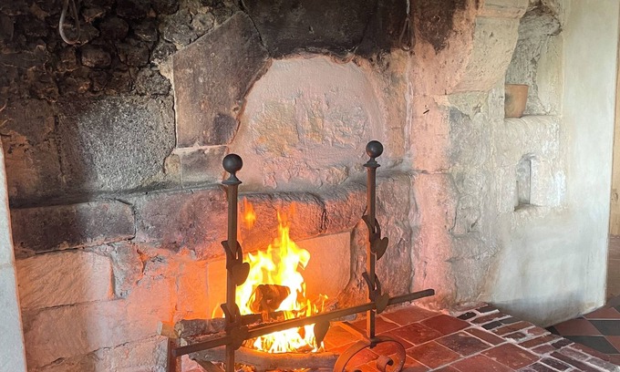 Comblot Otro | In the heart of the countryside, an old renovated farmhouse, totally independent.