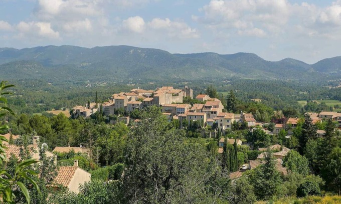 Grambois Casa | In the heart of the Luberon, spacious house in Grambois, private pool.