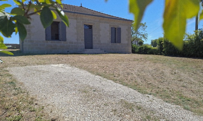 Bommes Cama Y Desayuno | In the heart of the Sauternes crus classés, the Maison de Grand Pierre