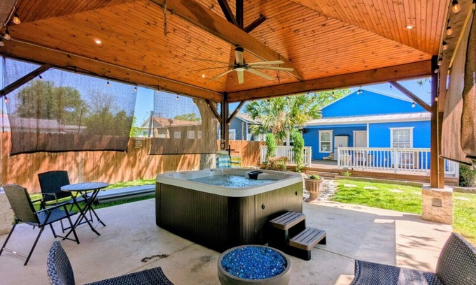 Alta Vista Casa | In the Heart of Town 10 Mins to The Alamo & Pearl