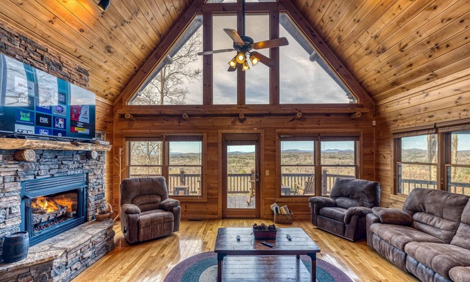 Morganton Cabina | In The Heights - Hot Tub | Fire Pit | Game Room | Mountain Views
