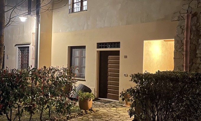 Montaione Complejo | In the heart of Tuscany, beautiful garden with swimming pool, Casa di Ele awaits you
