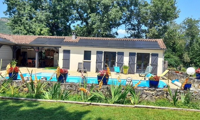 Creysse Cabaña | In the LOT, near MARTEL fully renovated gîte with swimming pool