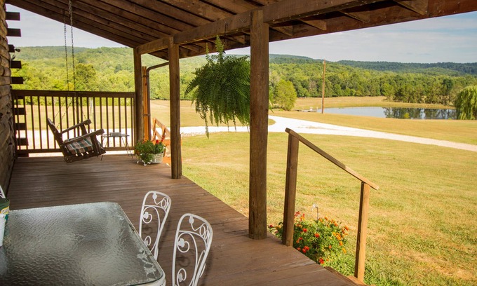 Black Casa | En las montañas Ozark ... ¡en el río Negro cristalino!