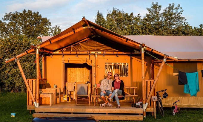 Rijssen Cabina | In these sturdy tents you will experience a great outdoor and indoor vacation!