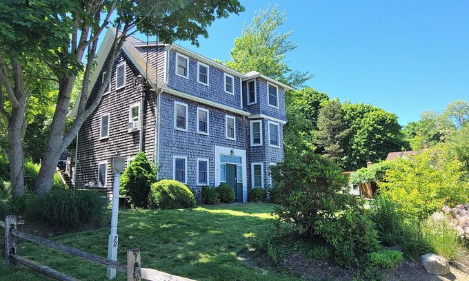 Wellfleet Condominio | In-Town 2BD Condo--A/C, Walk to Wellfleet Center, Town Pier & Mayo Beach
