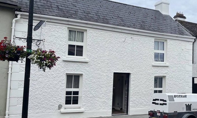 Trim Casa | In Town Beautiful Trim Castle Cottage
