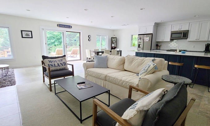 Wellfleet Apartamento | Beautiful 1BD--Sleeps 4, A/C, Walk to Wellfleet Town Center & Harbor