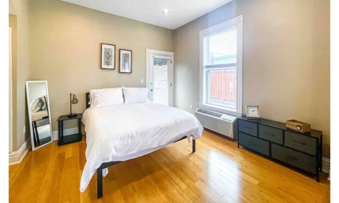 The Hill Apartamento | In unit washer & dryer, AC, w/ Netflix & Disney+