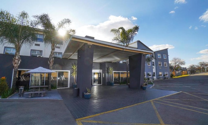 Greater Johannesburg Metropolitan Area Hotel | Inani Hotel Gallagher