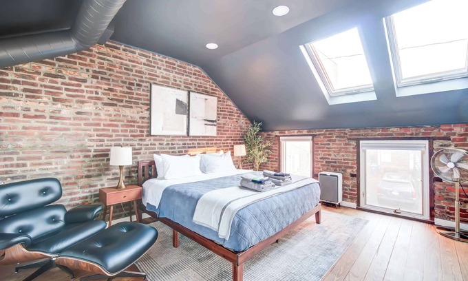 Old Town Alexandria Casa | INAUGURATION | TWO FREE Parking! Walk to Metro