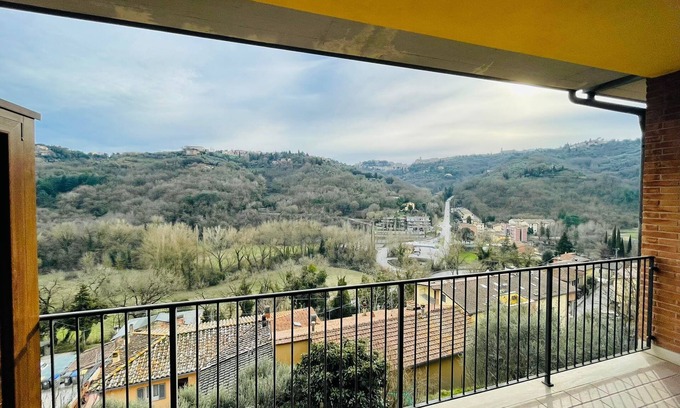 Montelaguardia Apartamento | Incantevole Appartamento a Perugia a 2 Minuti dal Centro