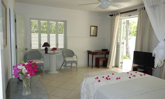 Silver Sands Apartamento | Inchcape Seaside Villas justo en Silver Sands Beach - Seaview Studio