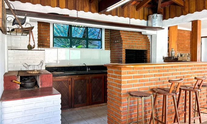 Ibiuna Casa | Incrível casa com lazer completo e WiFi -Ibiúna/SP
