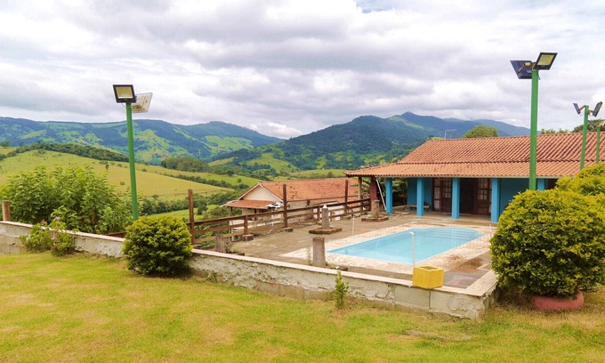 Extrema Casa | Incrível chácara com pisc e churrasq em Extrema/MG