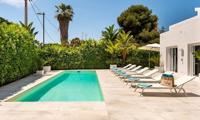 Ciudad de Ibiza Chalet De Esquí | Increíble Y Lujosa Villa EN EL Centro DE Playa DEN Bossa