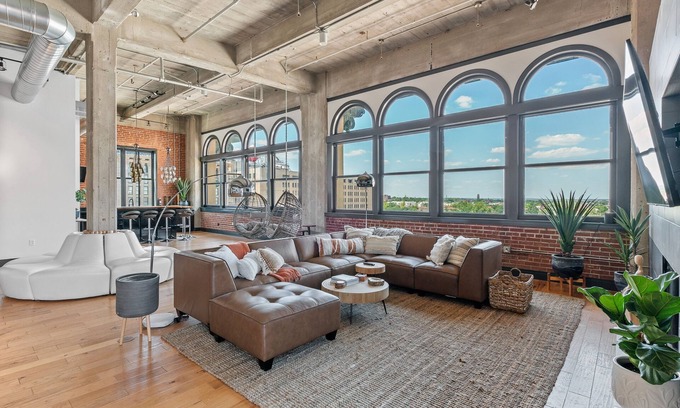 Downtown West Casa | Incredible 2 story city penthouse with rooftop pool, hot tub & views!