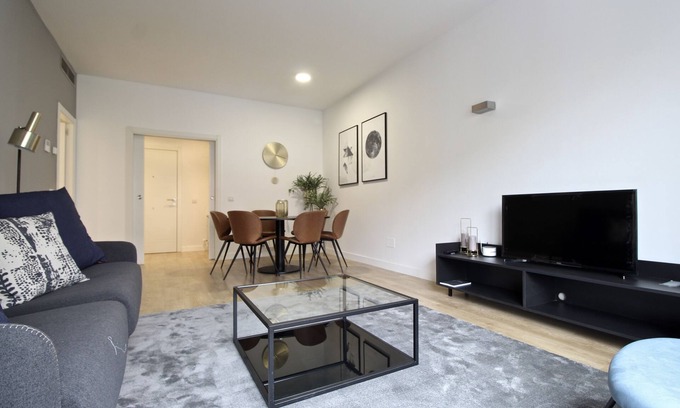 Adelfas Apartamento | Increíble apartamento de 3 dormitorios en Atocha con piscina