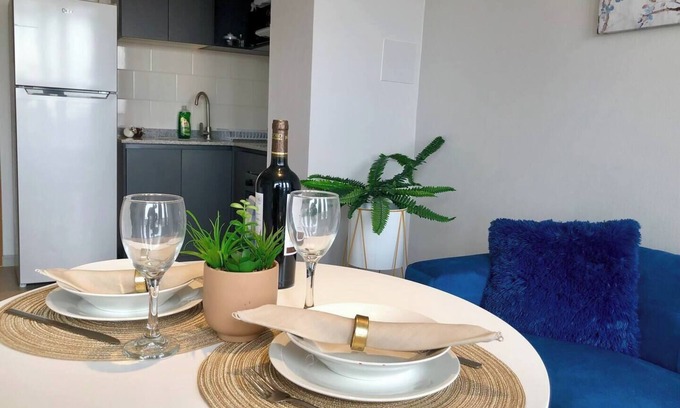 Quinta Normal Apartamento | ¡Increíble Departamento en Santiago con Piscina! Ideal para Parejas - Yungay 2