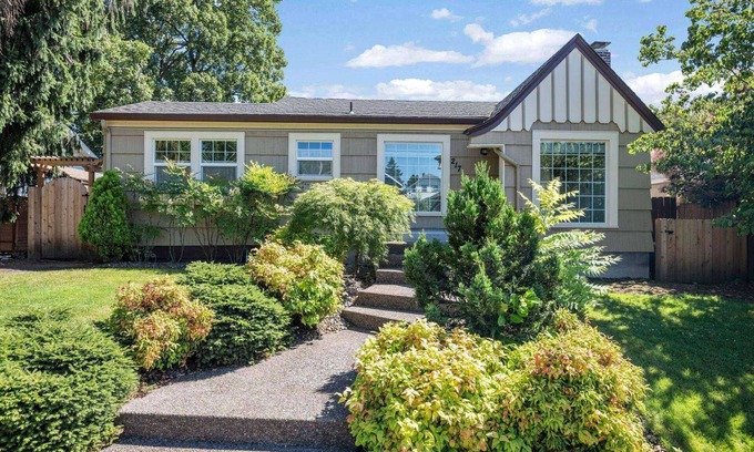 Downtown Vancouver Casa | Summer Sale! Book now and Save!